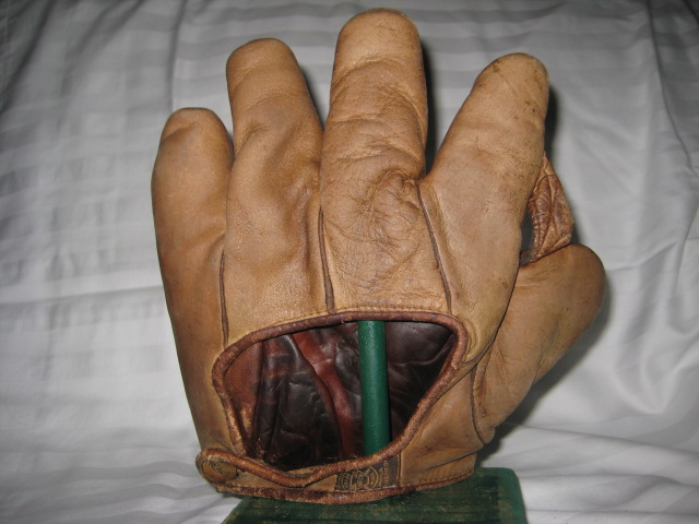 A.J. Reach Light 1 Inch Web Back